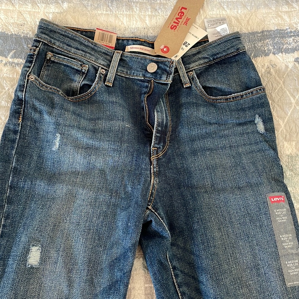 Levi’s 721 size 28 high rise skinny